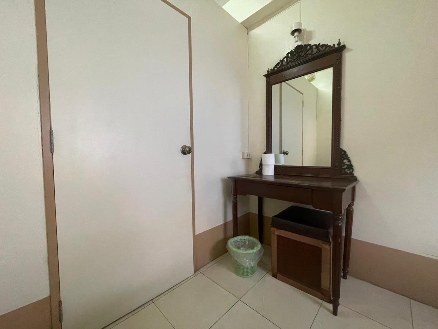 Oyo 75494 President Apartment Pattaya Exterior photo